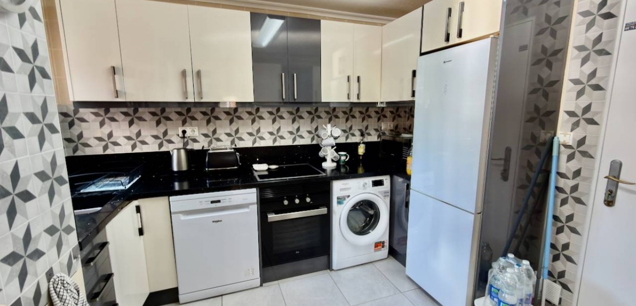 Herverkoop - Villa -
Lo Crispin