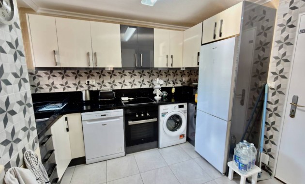 Herverkoop - Villa -
Lo Crispin