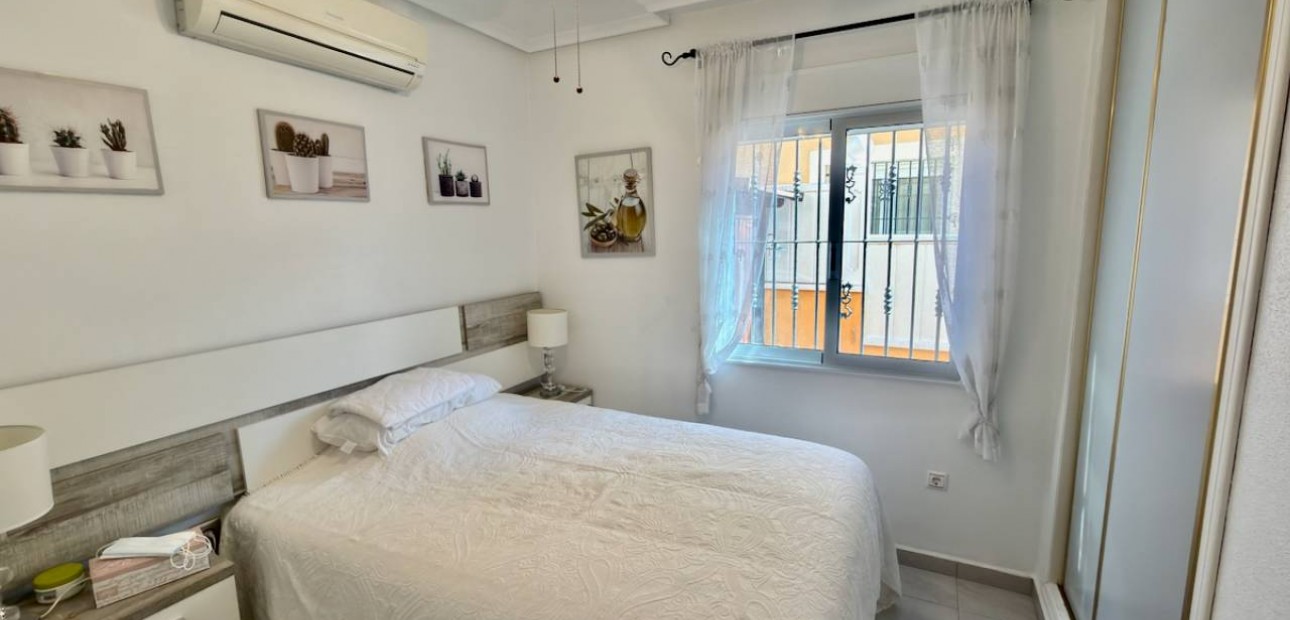 Herverkoop - Villa -
Lo Crispin