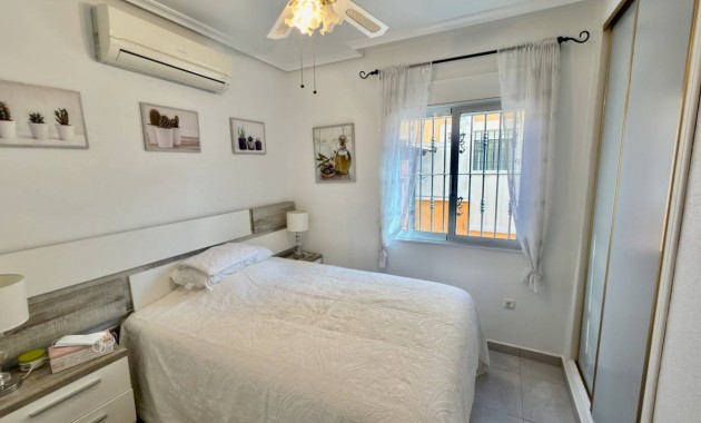 Herverkoop - Villa -
Lo Crispin