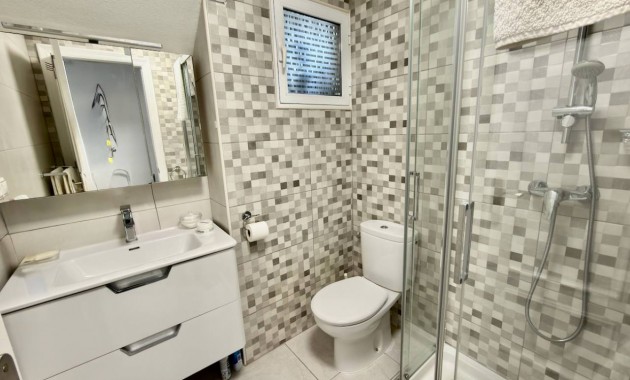 Herverkoop - Villa -
Lo Crispin