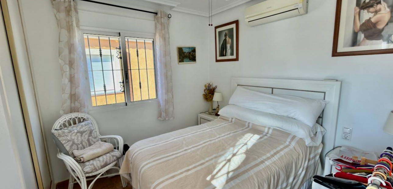 Herverkoop - Villa -
Lo Crispin