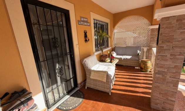 Herverkoop - Villa -
Lo Crispin