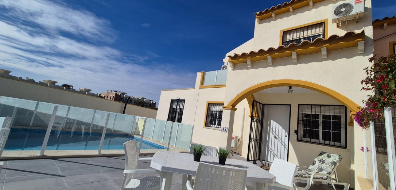 Herverkoop - Villa -
Orihuela Costa - La Zenia