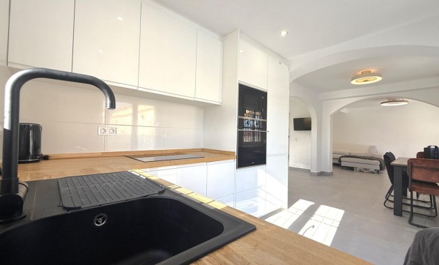 Herverkoop - Villa -
Orihuela Costa - La Zenia