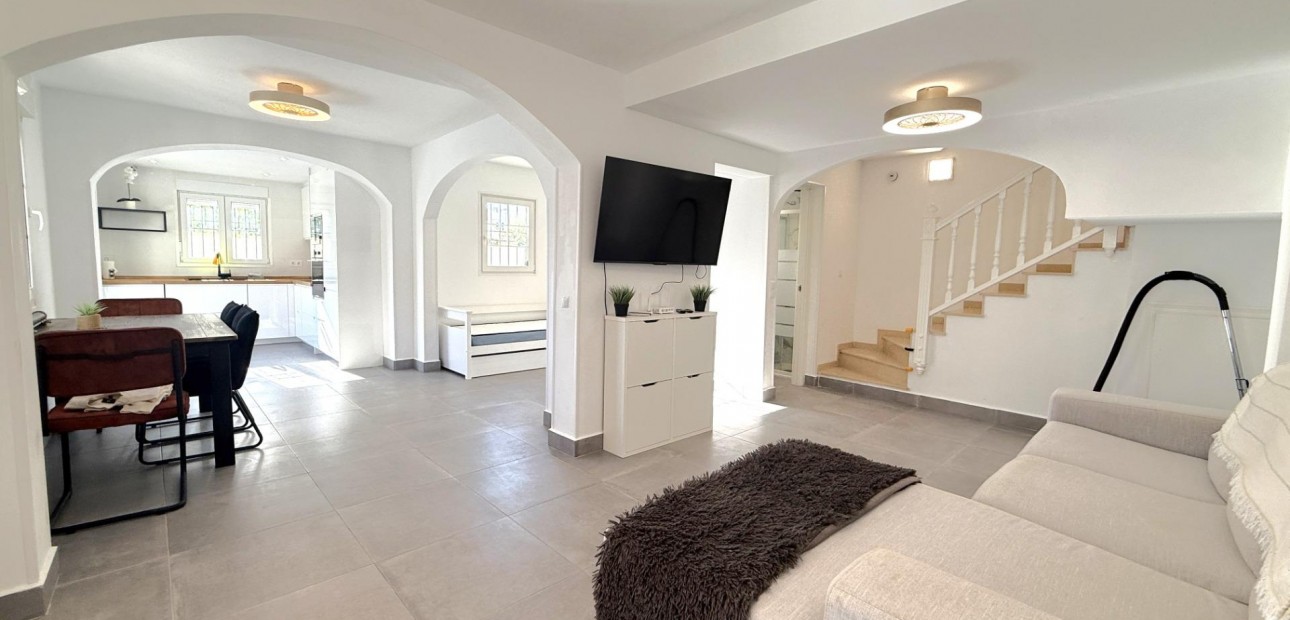 Herverkoop - Villa -
Orihuela Costa - La Zenia