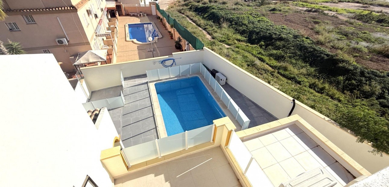 Herverkoop - Villa -
Orihuela Costa - La Zenia