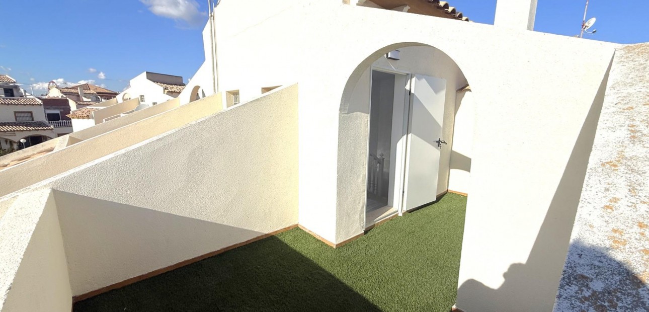 Herverkoop - Villa -
Orihuela Costa - La Zenia