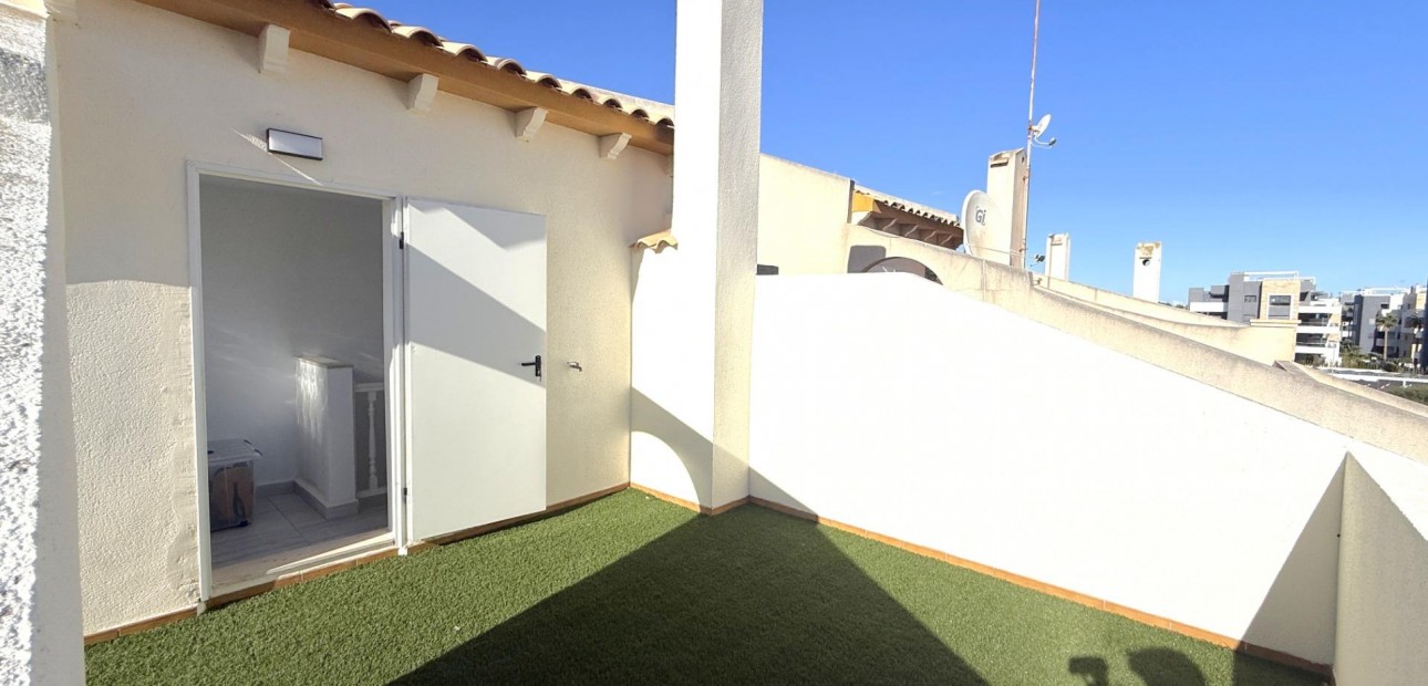 Herverkoop - Villa -
Orihuela Costa - La Zenia