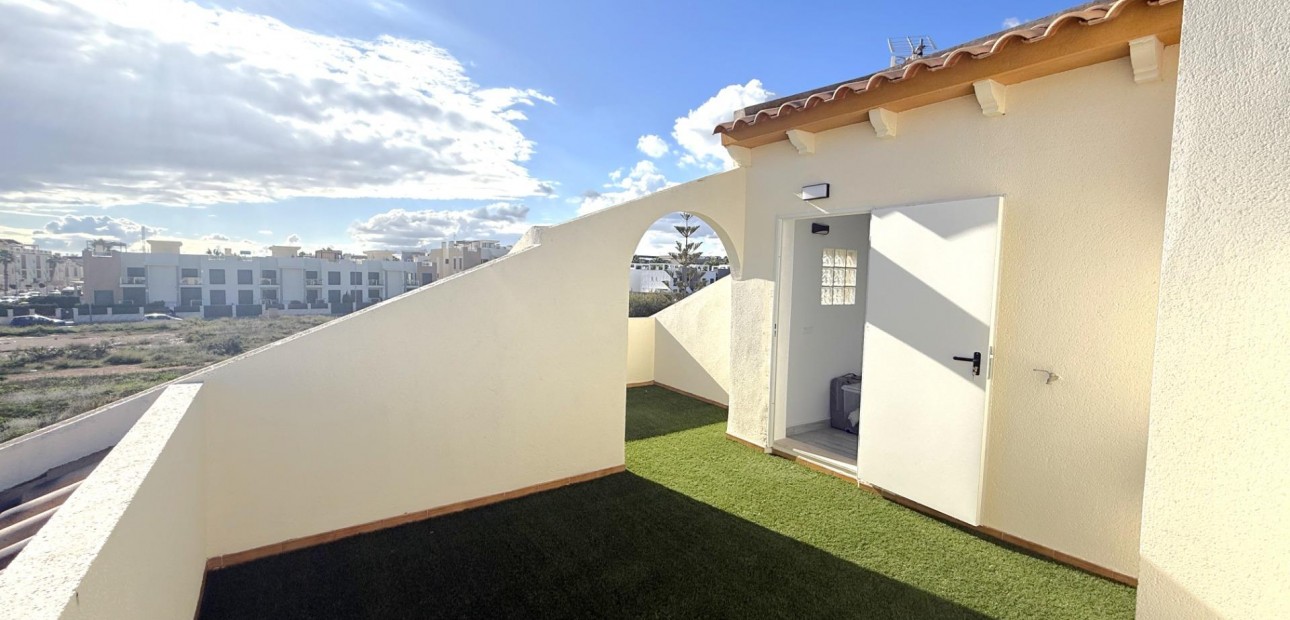 Herverkoop - Villa -
Orihuela Costa - La Zenia