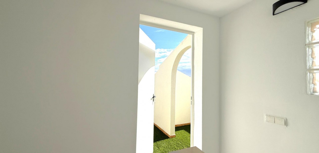 Herverkoop - Villa -
Orihuela Costa - La Zenia