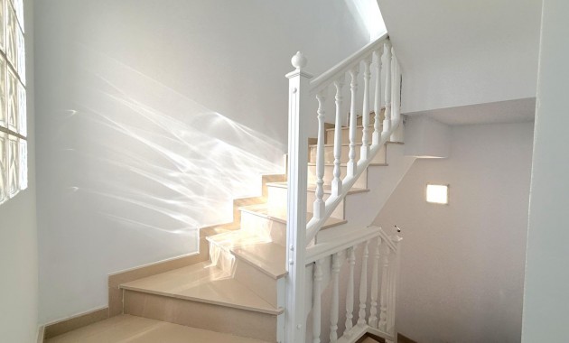 Herverkoop - Villa -
Orihuela Costa - La Zenia