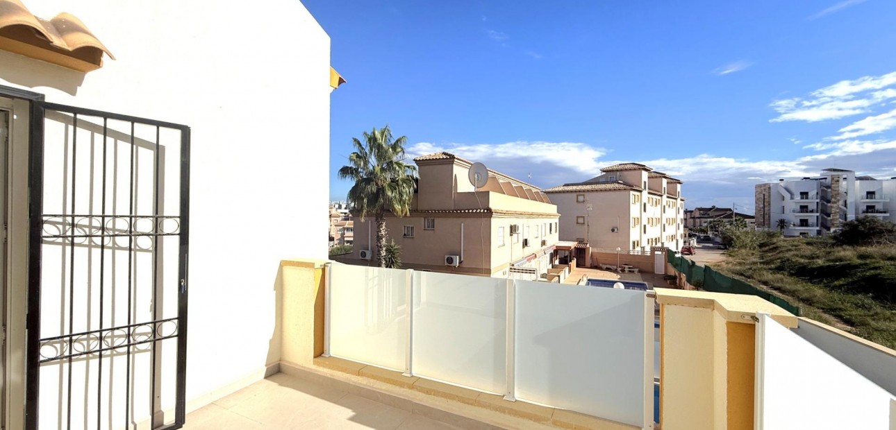 Herverkoop - Villa -
Orihuela Costa - La Zenia