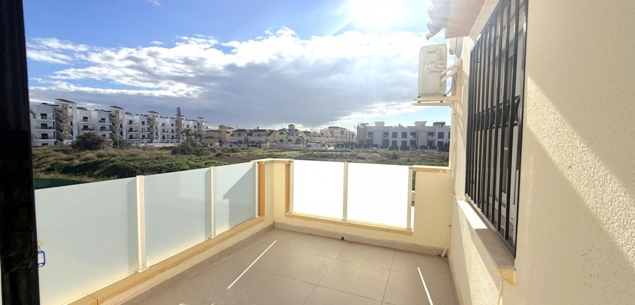 Herverkoop - Villa -
Orihuela Costa - La Zenia