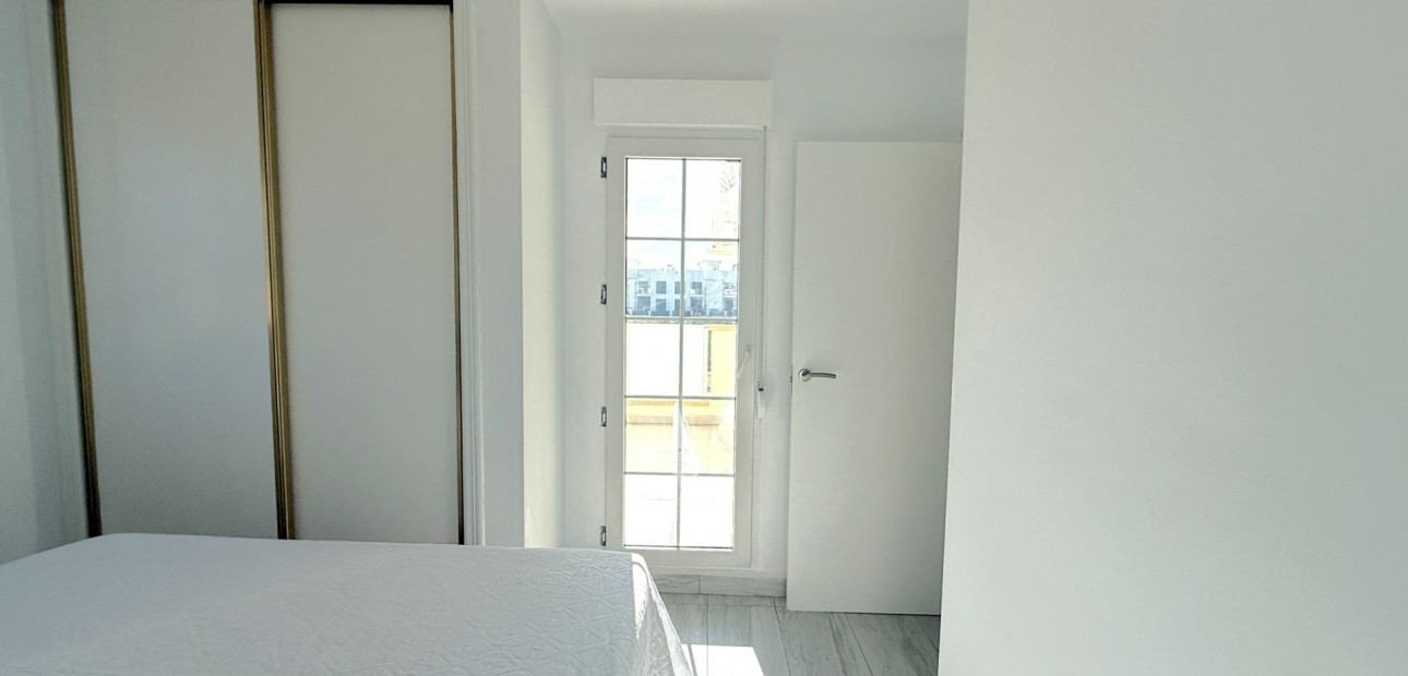 Herverkoop - Villa -
Orihuela Costa - La Zenia