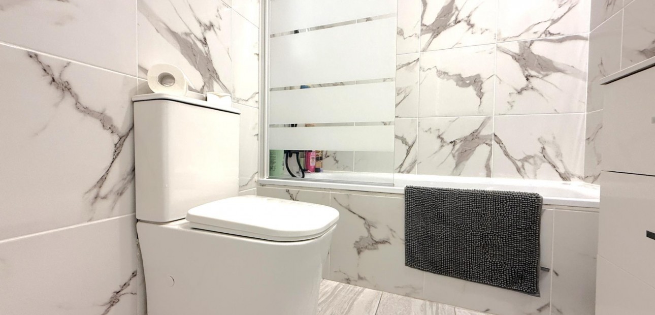 Herverkoop - Villa -
Orihuela Costa - La Zenia