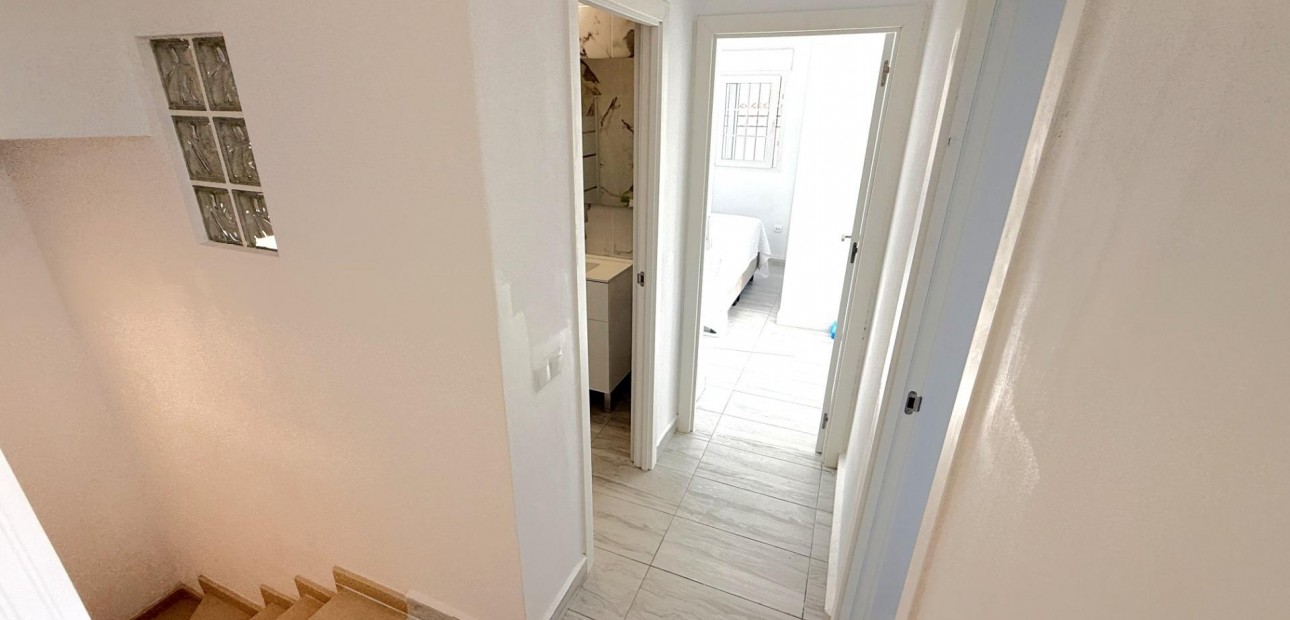 Herverkoop - Villa -
Orihuela Costa - La Zenia