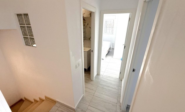 Herverkoop - Villa -
Orihuela Costa - La Zenia