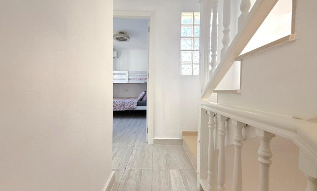 Herverkoop - Villa -
Orihuela Costa - La Zenia