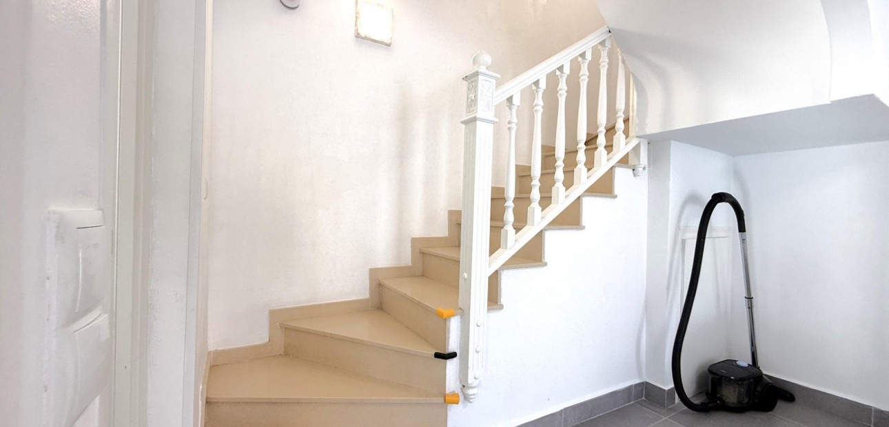 Herverkoop - Villa -
Orihuela Costa - La Zenia