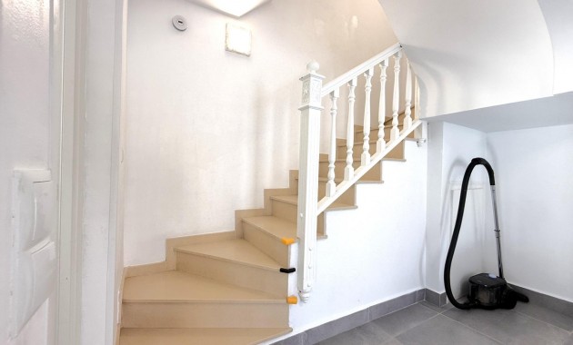 Herverkoop - Villa -
Orihuela Costa - La Zenia