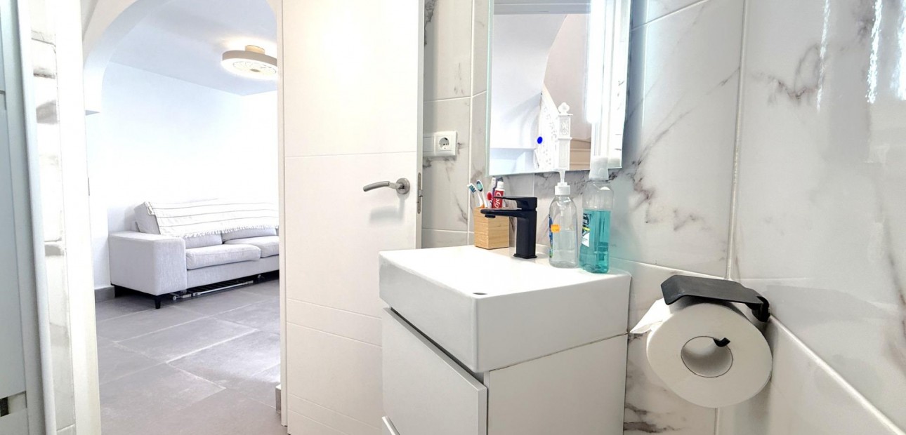 Herverkoop - Villa -
Orihuela Costa - La Zenia