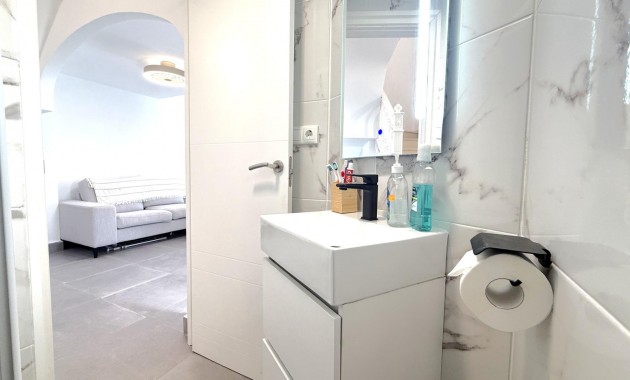 Herverkoop - Villa -
Orihuela Costa - La Zenia