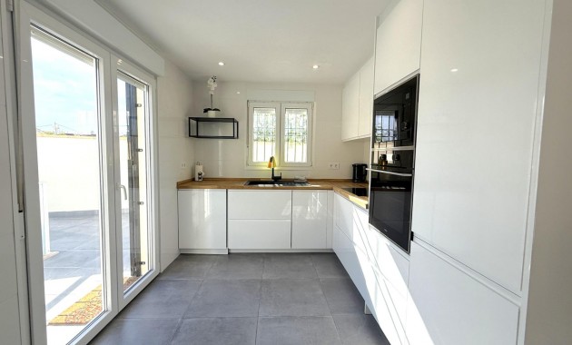 Herverkoop - Villa -
Orihuela Costa - La Zenia