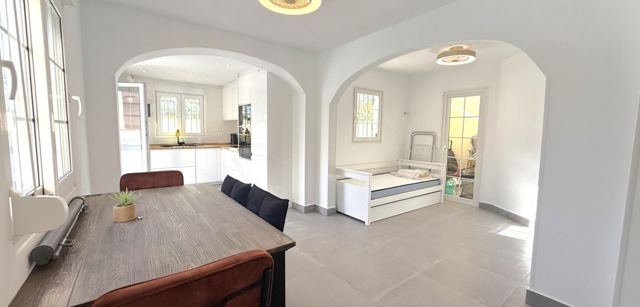 Herverkoop - Villa -
Orihuela Costa - La Zenia