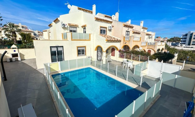 Herverkoop - Villa -
Orihuela Costa - La Zenia