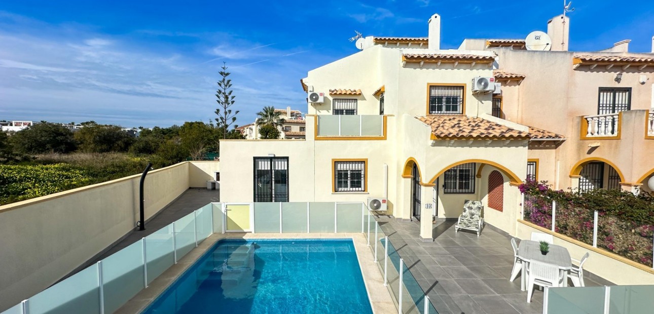 Herverkoop - Villa -
Orihuela Costa - La Zenia