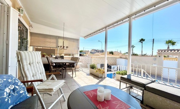 Sale - Villa -
Torrevieja - El chaparral