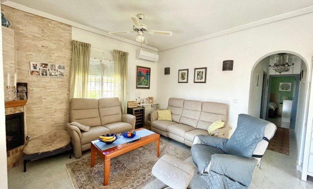 Sale - Villa -
Torrevieja - El chaparral