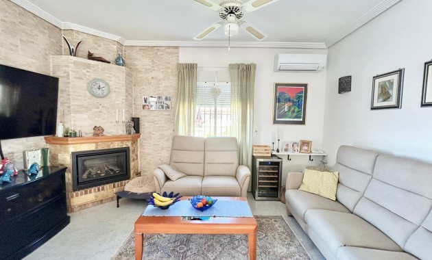 Sale - Villa -
Torrevieja - El chaparral