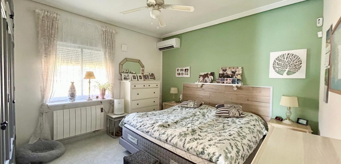 Sale - Villa -
Torrevieja - El chaparral