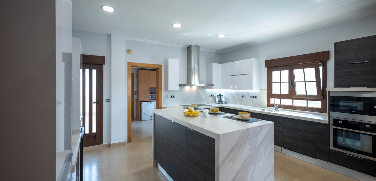 Sale - Detached Villa -
Jerónimo y Avileses - Jerónimo y Avileses - Town