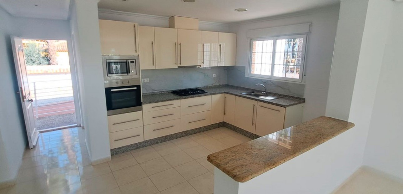 Sale - Country Property -
Catral - Catral - Country