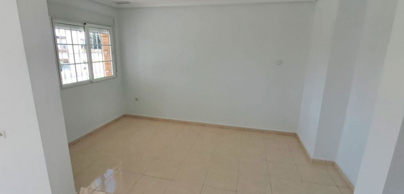 Sale - Country Property -
Catral - Catral - Country