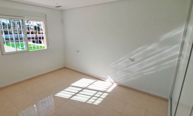 Sale - Country Property -
Catral - Catral - Country