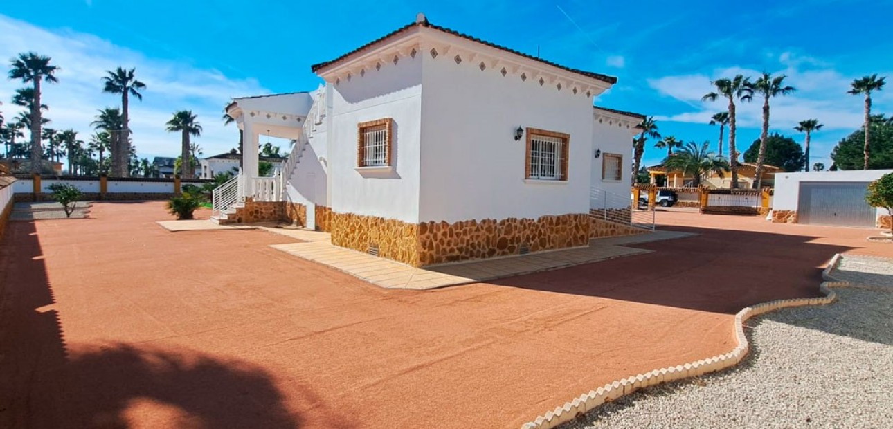 Sale - Country Property -
Catral - Catral - Country