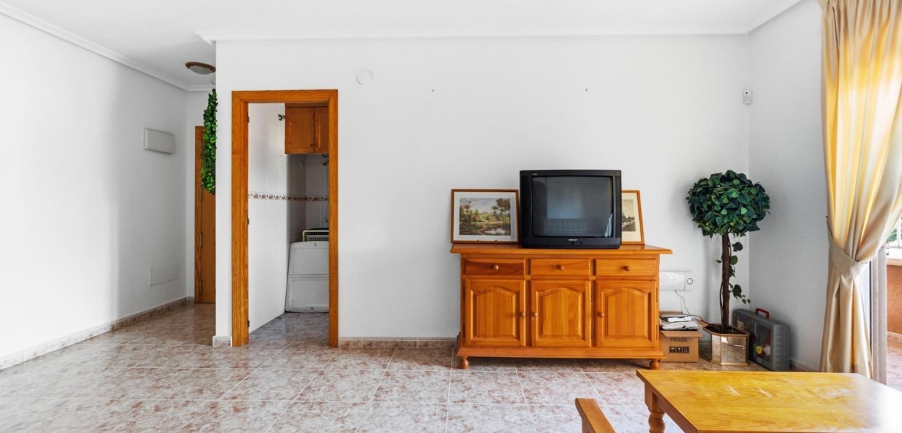 Venta - Apartamento / piso -
Torrevieja - Centro