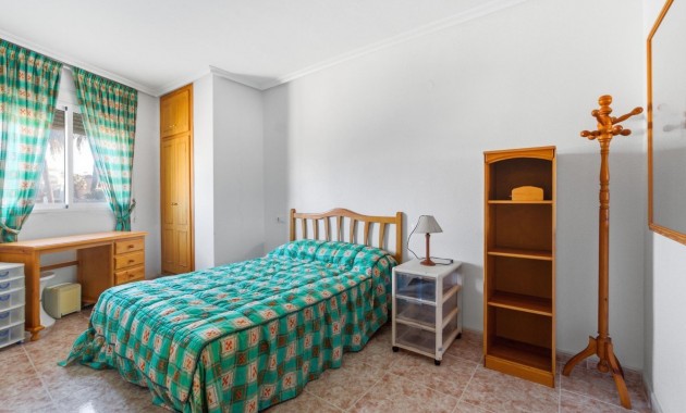 Venta - Apartamento / piso -
Torrevieja - Centro