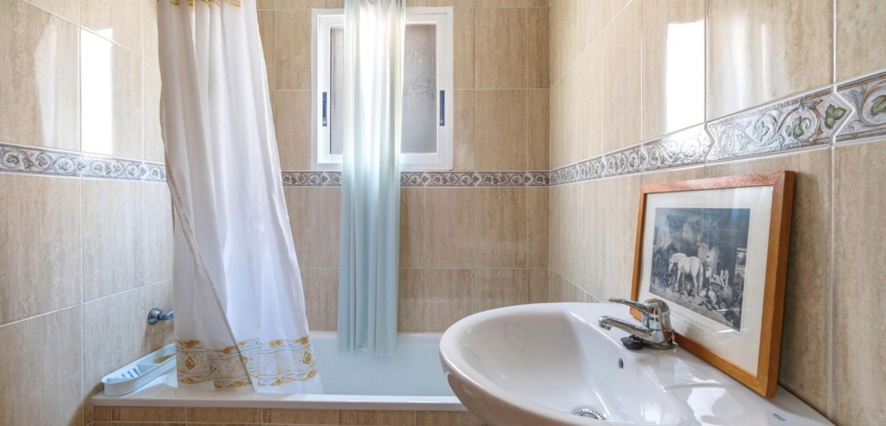 Venta - Apartamento / piso -
Torrevieja - Centro