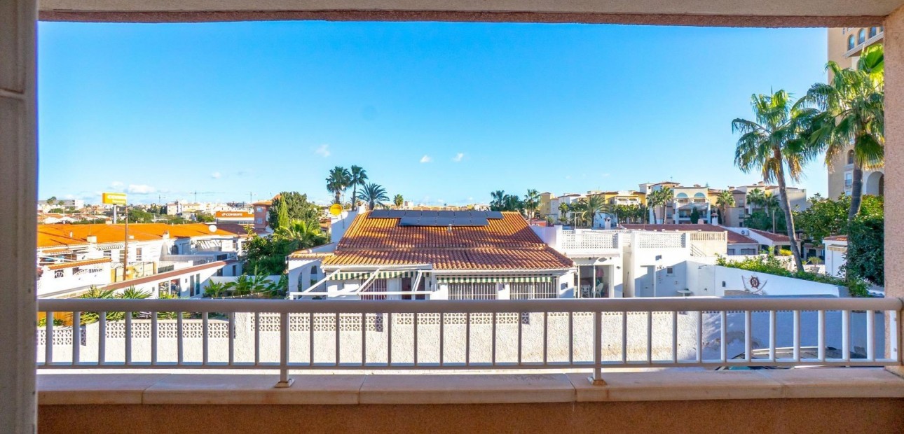 Venta - Apartamento / piso -
Torrevieja - Centro