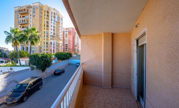 Venta - Apartamento / piso -
Torrevieja - Centro