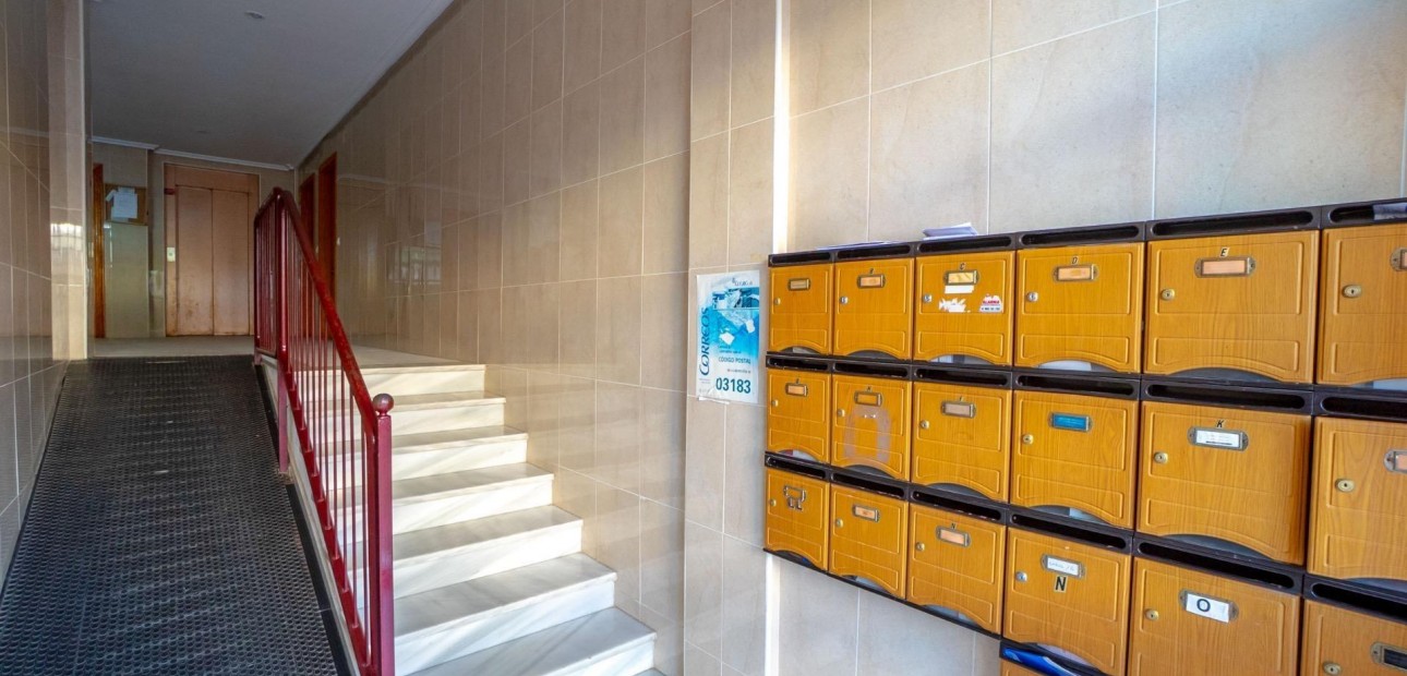 Venta - Apartamento / piso -
Torrevieja - Centro