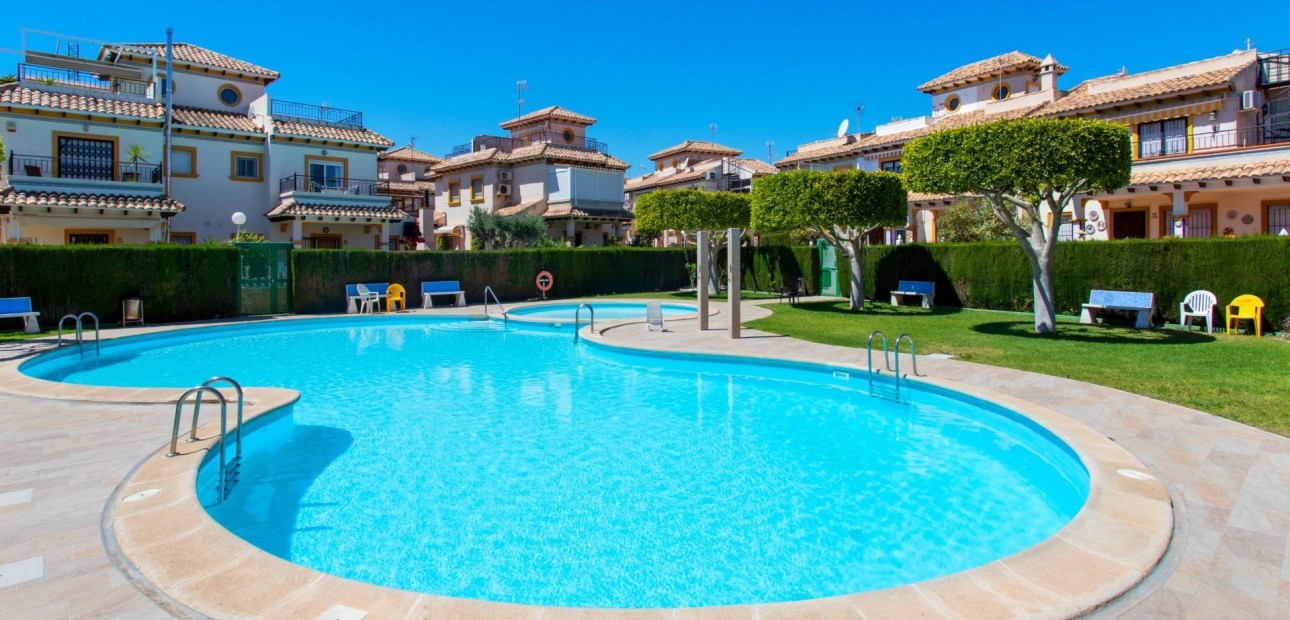 Venta - Bungalow -
Orihuela - Orihuela Ciudad