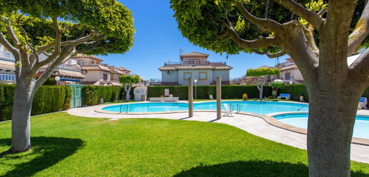 Venta - Bungalow -
Orihuela - Orihuela Ciudad