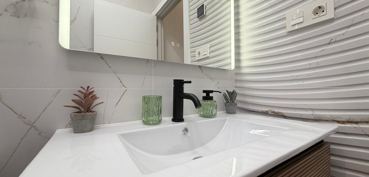 Venta - Apartamento / piso -
Torrevieja - torrevieja