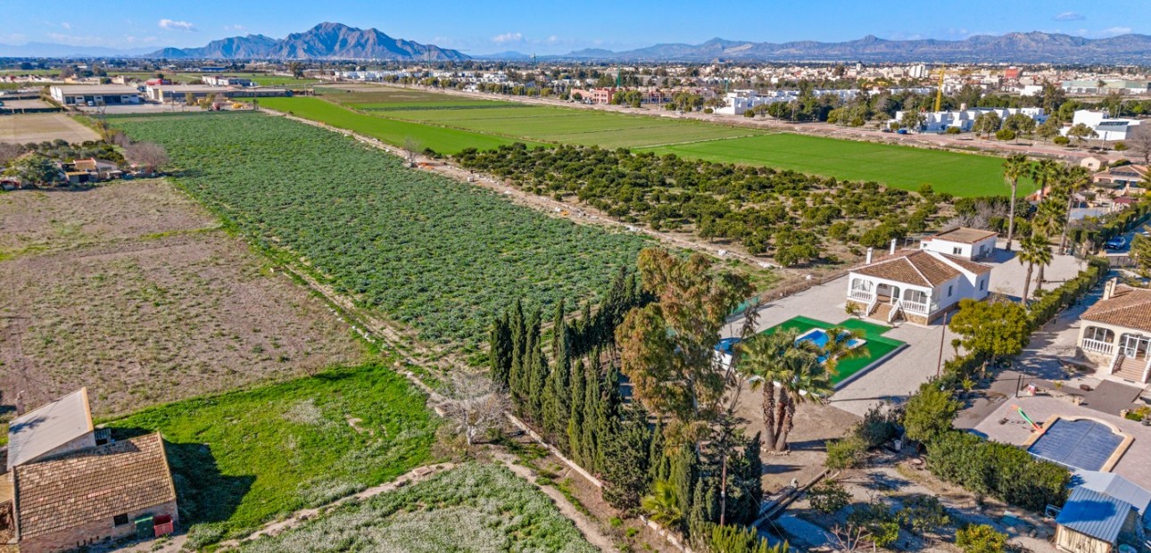 Herverkoop - Country Property -
Dolores - Dolores - Town